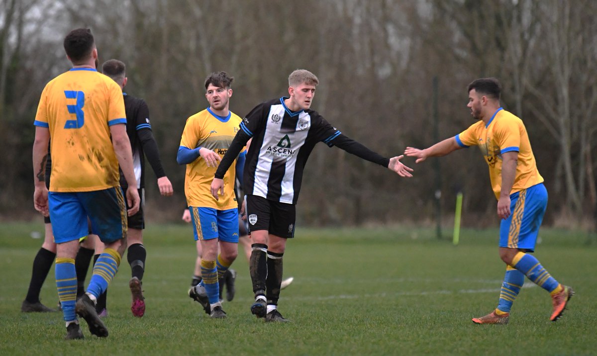 Always good to finish the game with a hand shake. Cheers for the entertainment, beats the Crimbo shopping.