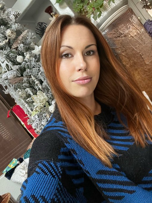 Not as sexy as others but merry Xmas Eve to all of you. Special shoutout to the fans who continue to<a href="/tag/realloyalfans"class="tags"><span>#realloyalfans</span></a>