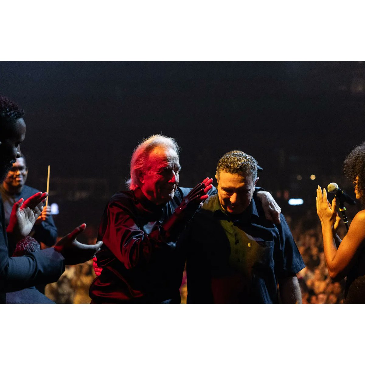 4 dias após o maestro João Carlos Martins passar por uma cirurgia de reconstrução do quadril, ele sai do Hosp Sírio Libanês e vai reger em concerto natalino ao lado do Péricles. São Paulo, 11.12.2023 (Fotos para a <a href="/folha/">Folha de S.Paulo</a>)