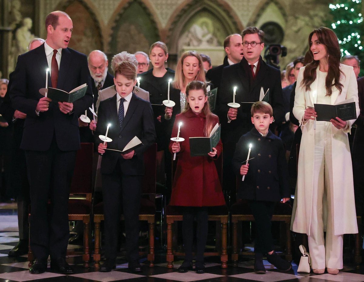 The Wales Family at Royal Carols Together for Christmas looked absolutely amazing #TogetheratChristmas