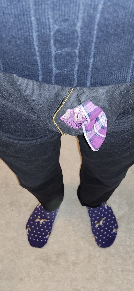 Revengefire1's tweet photo. Being purple

#gay #gayman #dresssocks #socksfetish #sockslover #socksaddict #unzipped #unzippedfly #unzippedpants #yourflyisopen #yourflyisdown #gay #gaymen #bulges #horny https://t.co/AXOAnWrp2I