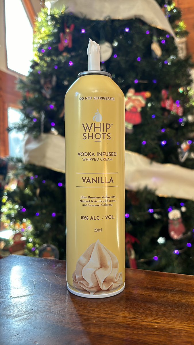 gypsyjayne_'s tweet photo. @iamcardib how am I supposed to get lit for Christmas if your can never works for more than two shots 😪 https://t.co/sfbsnurvxm