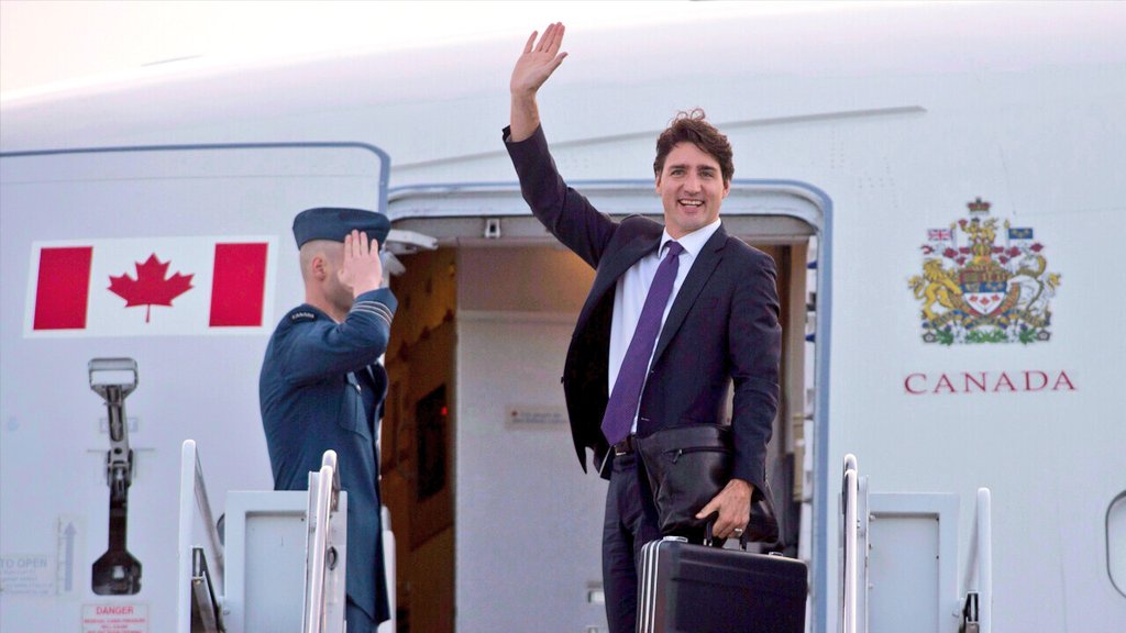 MarkCarney_Ego's tweet image. I'm off to Jamaica for a taxpayer funded Christmas vacation.

My new enormous private jet burns 6,000kg of fuel per hour - and costs more than $31,000 per hour to operate - while I charge you climate taxes so you can't afford Christmas dinner.

Sucks to be you, peasants!