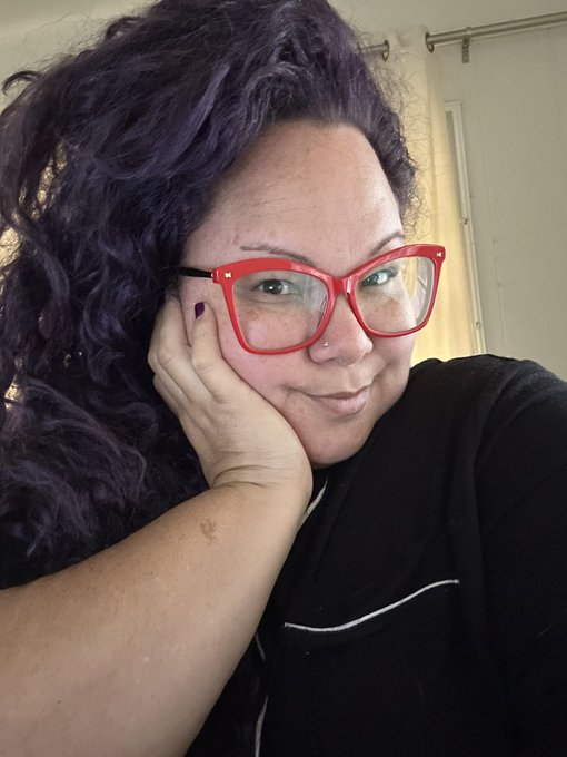 The lawnmower guy came to my house today and I don&rsquo;t know if was my bed hair or the sleeping dress that