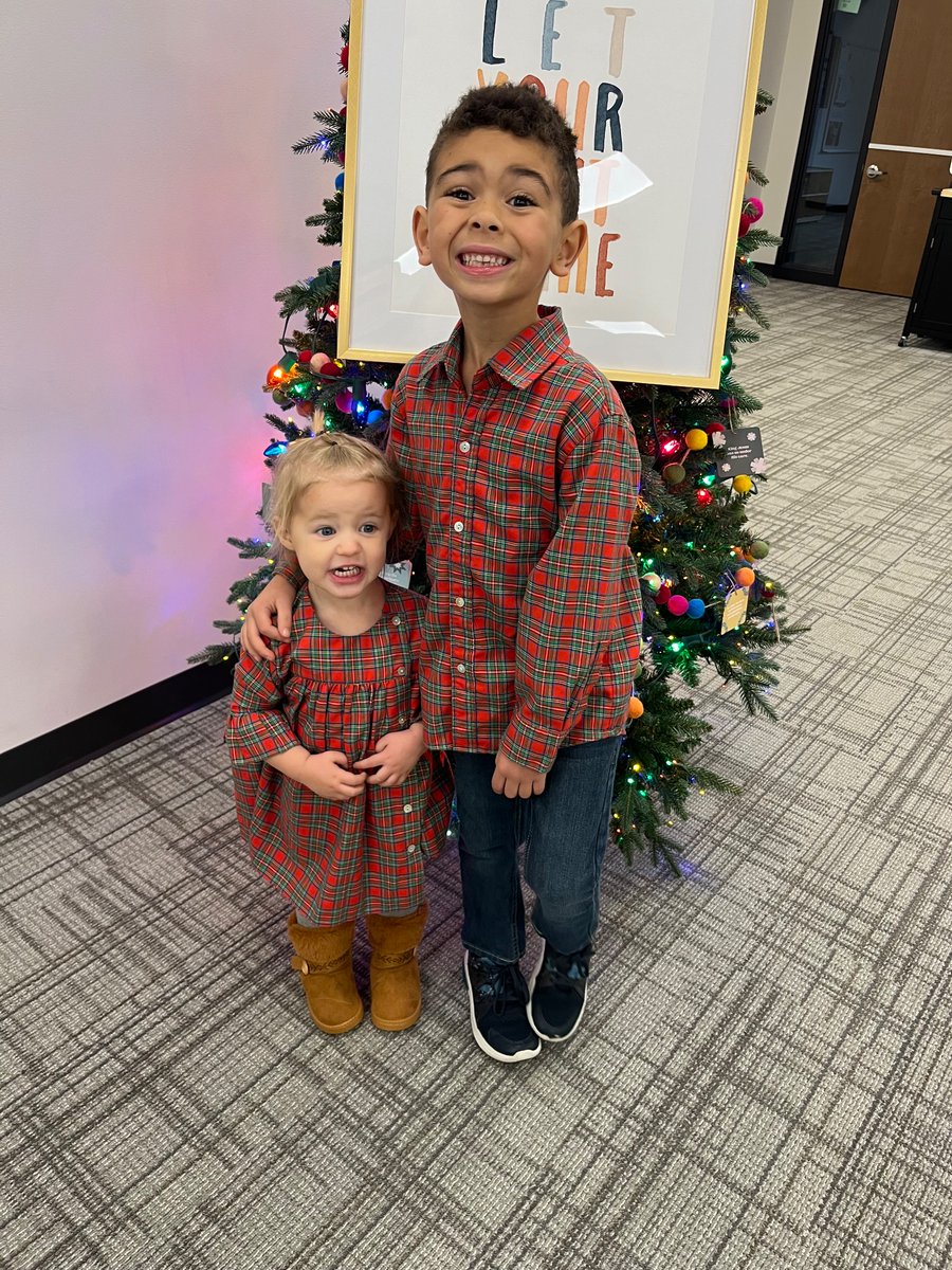 StevenKyle's tweet image. Love my family! Merry Christmas, everyone!