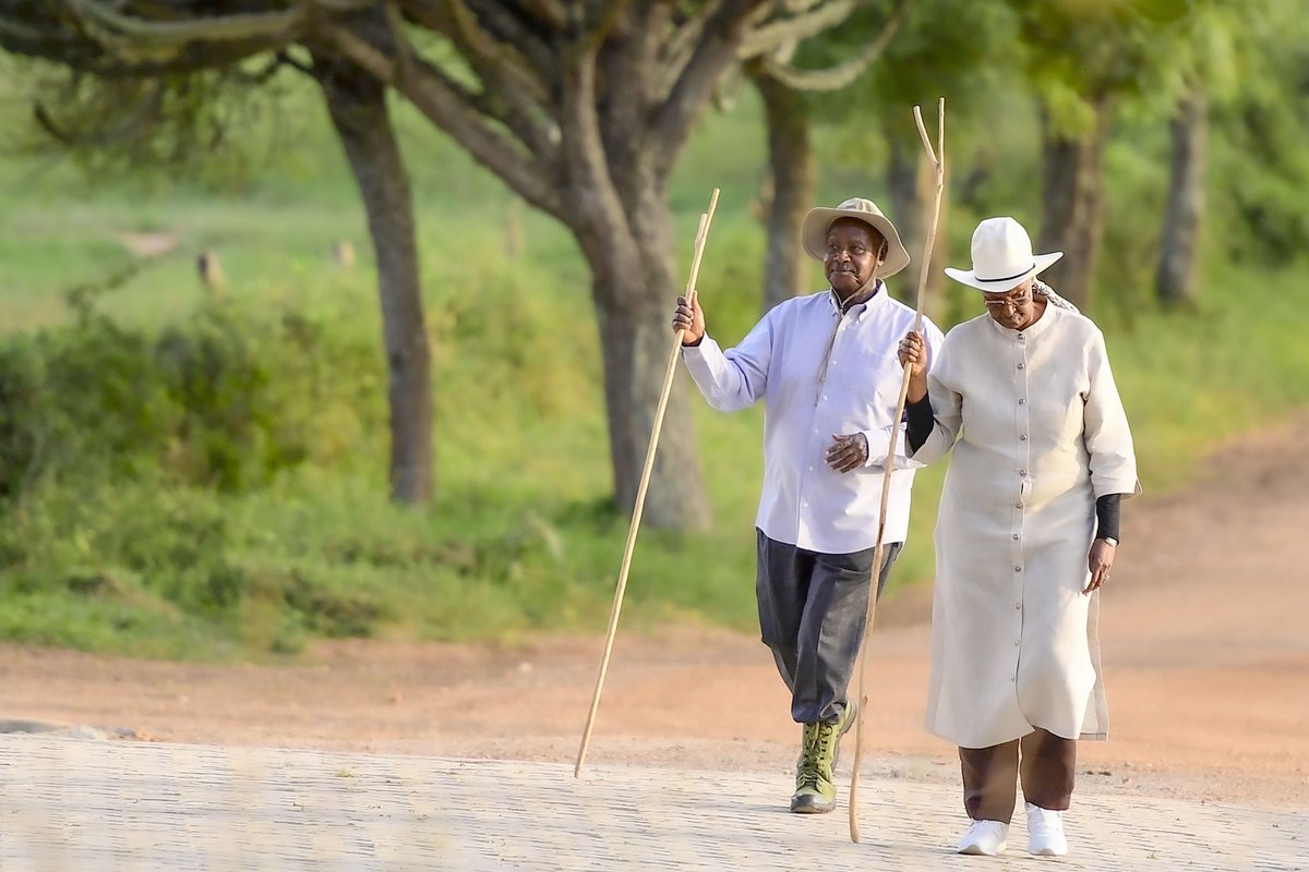 KagutaMuseveni's tweet photo. We thank God for bringing us to this season and almost to the end of the year. Merry Christmas! https://t.co/93Og5r4MZY