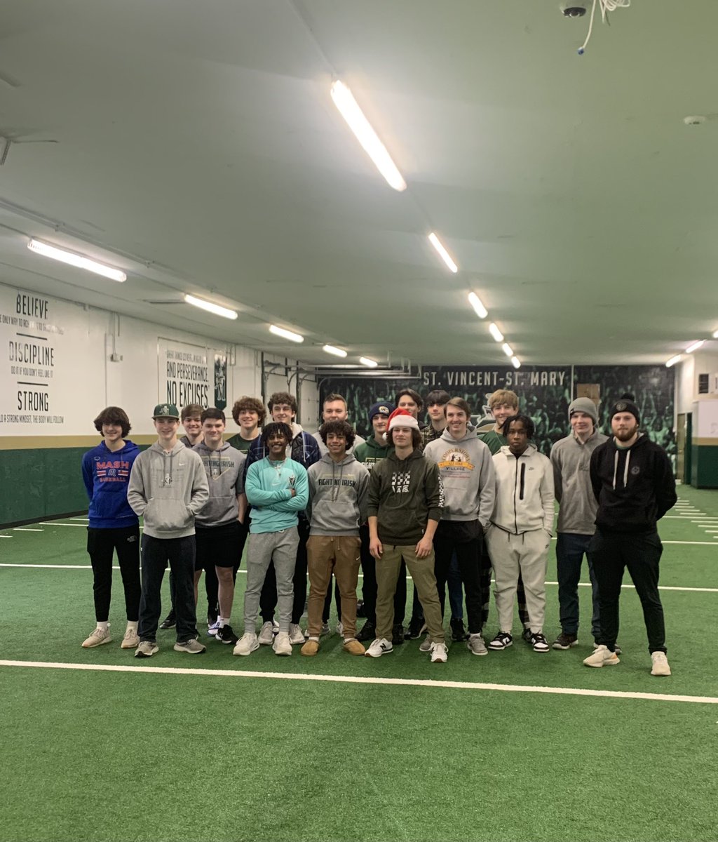 Thank you to everyone who took the time to start Christmas Eve by volunteering to make lunches for our community. We had a great turn out and we’re proud to keep this tradition going with the Snow Angels Organization. #STVMBaseball
