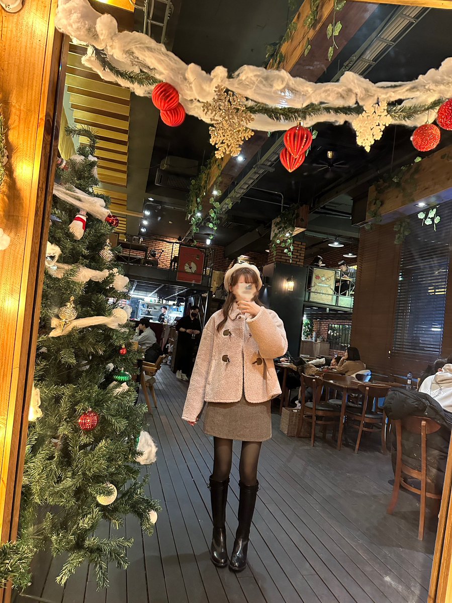 _primrosy's tweet photo. 🎄 https://t.co/ys7QJ9JT4U