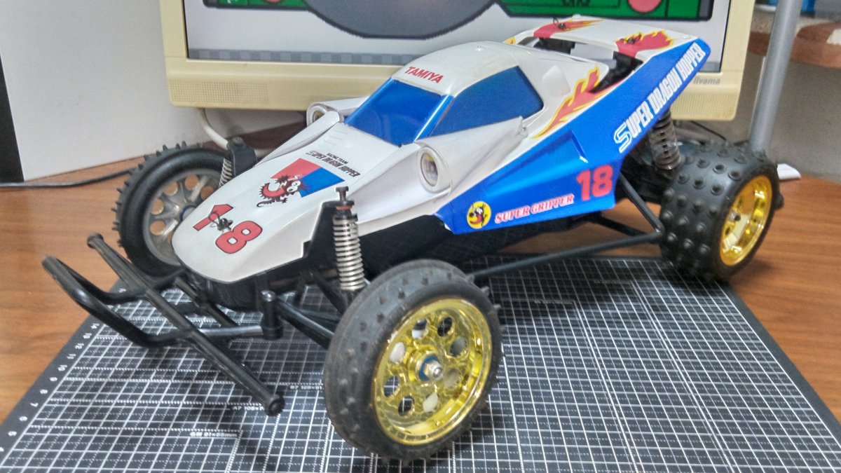 IG_RC_gunmetal's tweet photo. #今年買ってよかったラジコン
#TT02D
#無限NSX
買ったのは去年だけど、組み立てたのは今年だからセーフ?
ドリフト、難しいけどたぁーのしぃー💖
#グラスホッパー2
#スーパードラゴンホッパー
ネタ��作ったけどめっちゃ愛着湧いた
380たぁーのしぃー💖
#ラジコン https://t.co/sFEePwc7U1