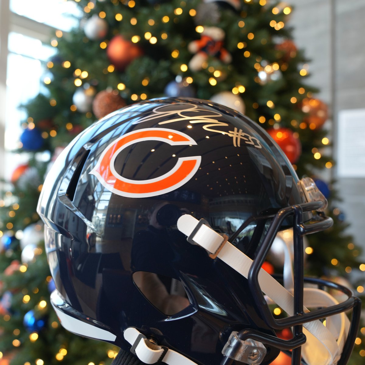 Chicago Bears (@chicagobears) on Twitter photo ๐จ Gameday giveaway alert ๐จ
Repost for the chance to win a <a href="/NBAxJay1/">Jaylon Johnson</a> signed helmet! #ProBowlVote ๐จ Gameday giveaway alert ๐จ
Repost for the chance to win a <a href="/NBAxJay1/">Jaylon Johnson</a> signed helmet! #ProBowlVote