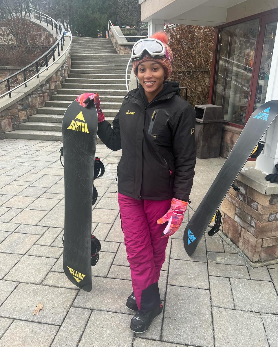 JBNS_NITA's tweet photo. #Snowboarding will leave you sore asf the next day 😂😂 but I still had fun for my first time 🏂 https://t.co/Xe68drrPpy
