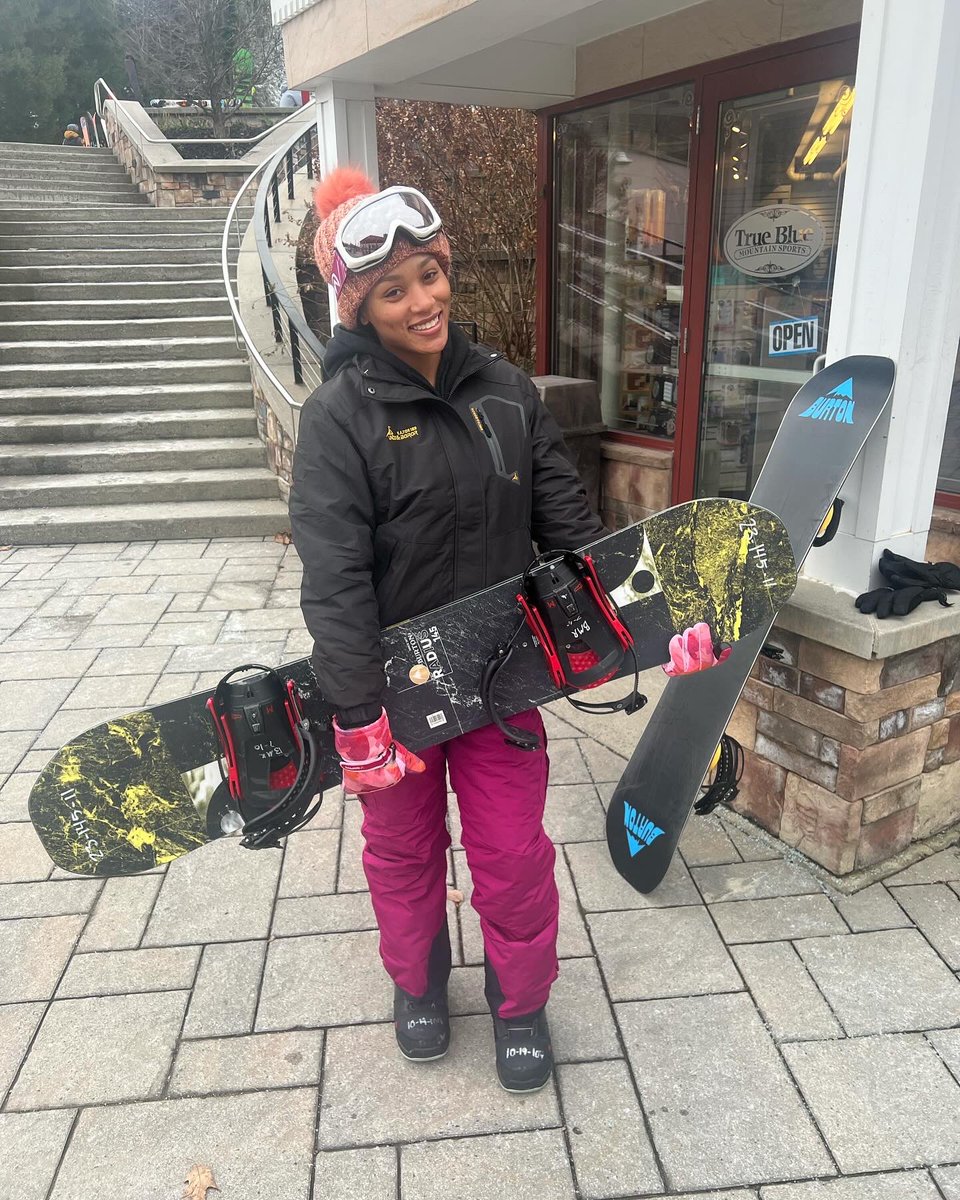 JBNS_NITA's tweet photo. #Snowboarding will leave you sore asf the next day 😂😂 but I still had fun for my first time 🏂 https://t.co/Xe68drrPpy