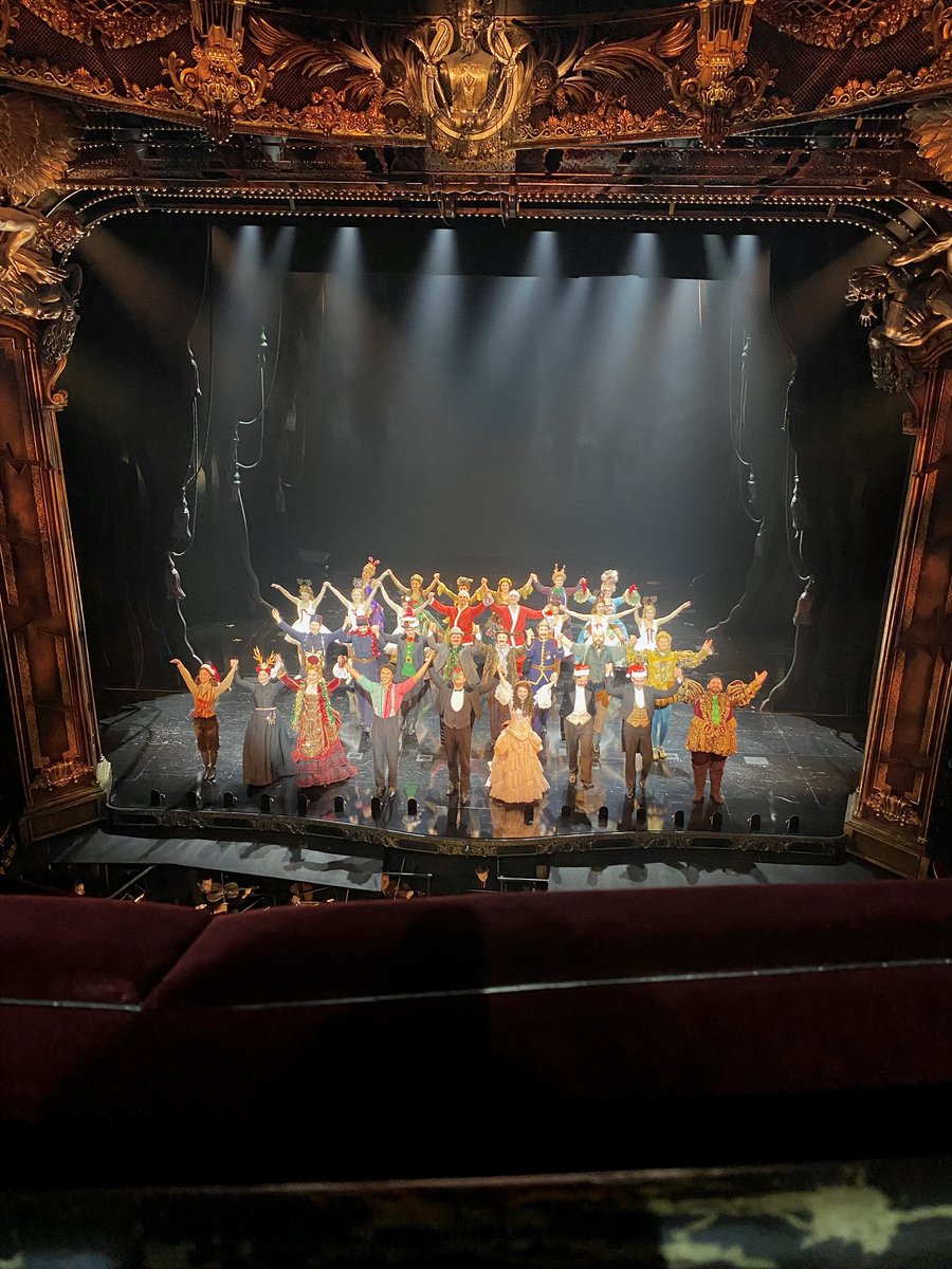 ahamilton306's tweet photo. A pre Christmas treat at @PhantomOpera
#phantomoftheopera #phantommusical #jonrobyns #andrewlloydwebber #christmas #theatre #westend https://t.co/W5zV1ODX1U
