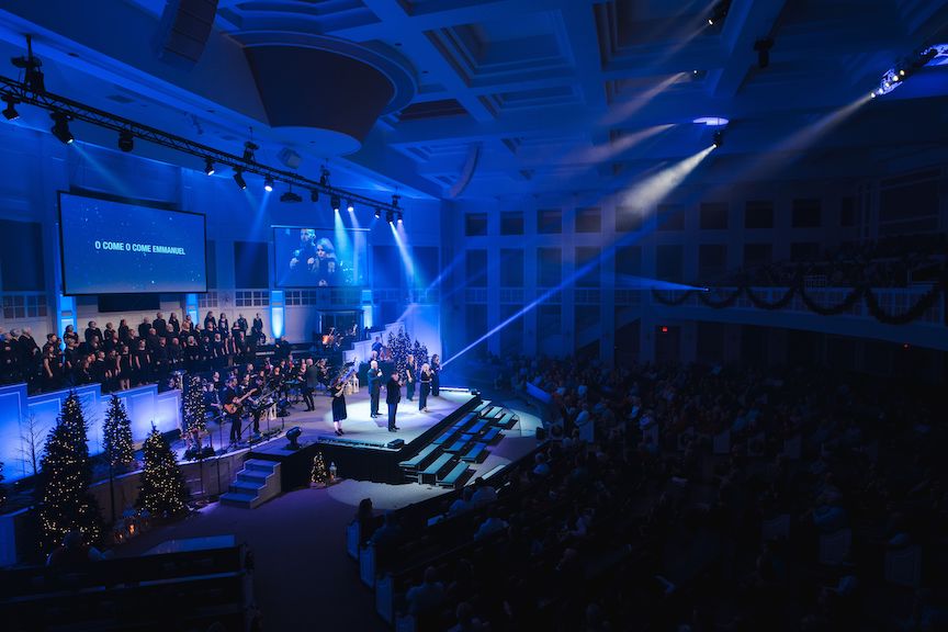 ChauvetPro's tweet photo. Denise Simpson brings The Christmas Experience at Lexington Baptist Church South Carolina 🎄🎄🎄 illuminating the show with @chauvetpro fixtures from ACS Sound & Lighting!
#chauvetprofessional #christmasshow #concertlighting #worshipproduction #churchtechnology #liveproduction https://t.co/UHeD2lu4cj