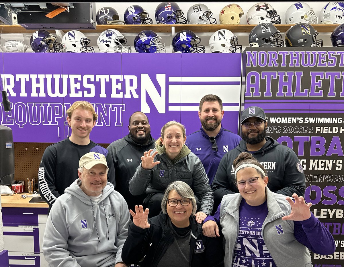 Happy Holidays from our Equipment Rooms to yours! #B1GCats