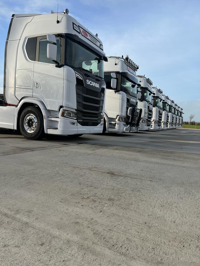 TransportBell's tweet photo. We would like to take this opportunity to thank our staff, customers and suppliers for their hard work and loyalty this year. 

With all of our fleet parked up we wish you all a very Merry Christmas and Happy New Year! https://t.co/IAawQBMy0u