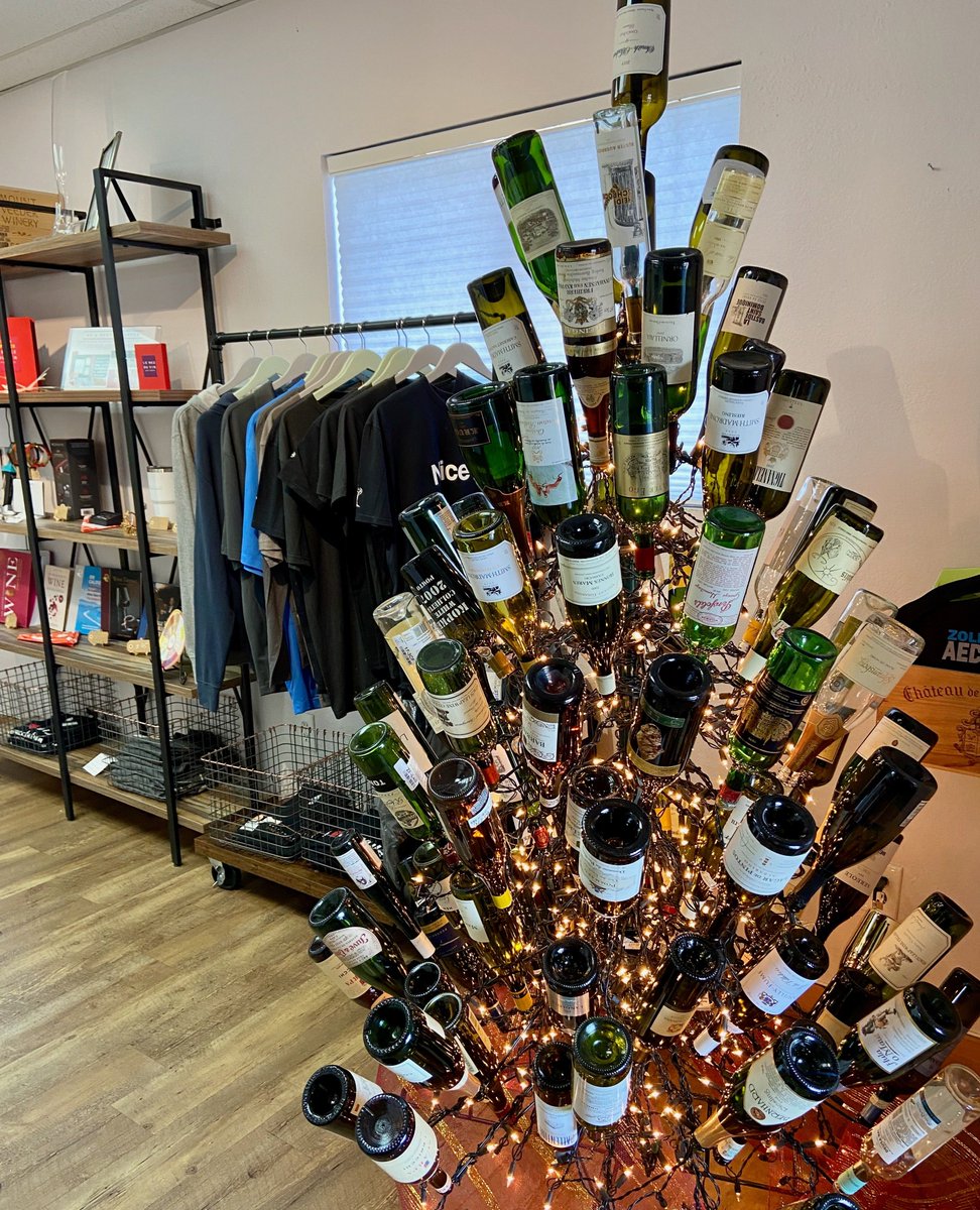 WinerySmith's tweet photo. Honored to be a part of Napa Valley Wine Academy's tree this year, what a fun idea!!! Swipe left to see it in full, can you spot our bottles???
โฃโ
โ #sundayfunday #happyholidays #winetree #sthelena #wine #merrychristmas #napa https://t.co/AoRbAq7pfr