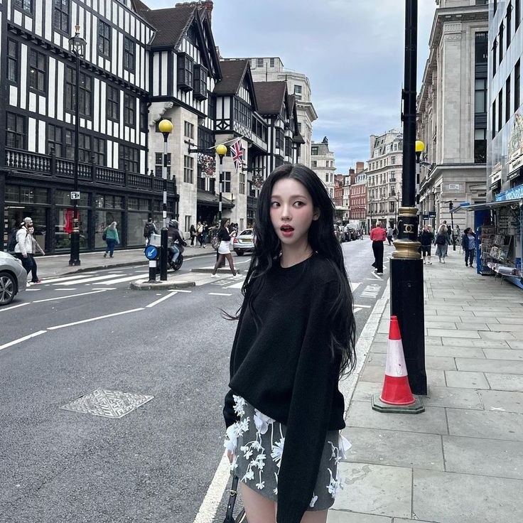 [ae.⠀ 🌷💭] 
merry christmas from your poganda •••

#aespasolph #Milan