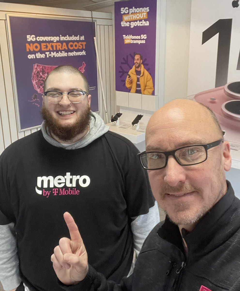 MagentaAk's tweet photo. One shopping day left!!  Stop in and see Anthony at the #MetroByTmobile in Berea.  Take advantage of the hot selling Tablet offers and the latest IPhones!! #CentralEast #ClevelandWest https://t.co/sprydfyZt6