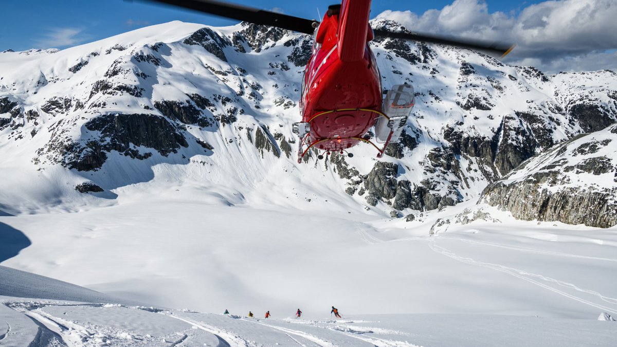 HeliCatCanada's tweet photo. From all of us at HeliCat Canada, we wish you a very happy and safe holidays, filled will fun, adventure and lots of skiing.

📷 courtesy of HeliCat Canada member #WhistlerHeliSkiing

#helicatcanada #heliskiing #catskiing #catskiingbc #heliskiingbc https://t.co/4Ad8xy0rWj