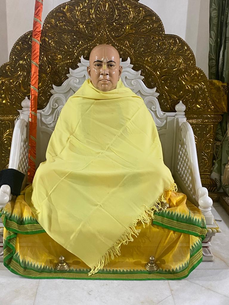 MY GURUDEV 🙏 Since MY childhood [from school career] HIS DIVINE GRACE OM VISHNUPAD 108 TRIDANDI SWAMI SRI SRIMAT BHAKHTI SRAVAN TIRTHA GOSWAMI MAHARAJ. I prostrate thyself &pay My obeisances on thy lotus feet 4his blessings 🙌 &to bless 🙌 everyone. Pranam !🙏 🙏🪔🪔🪔🪔🪔🙏