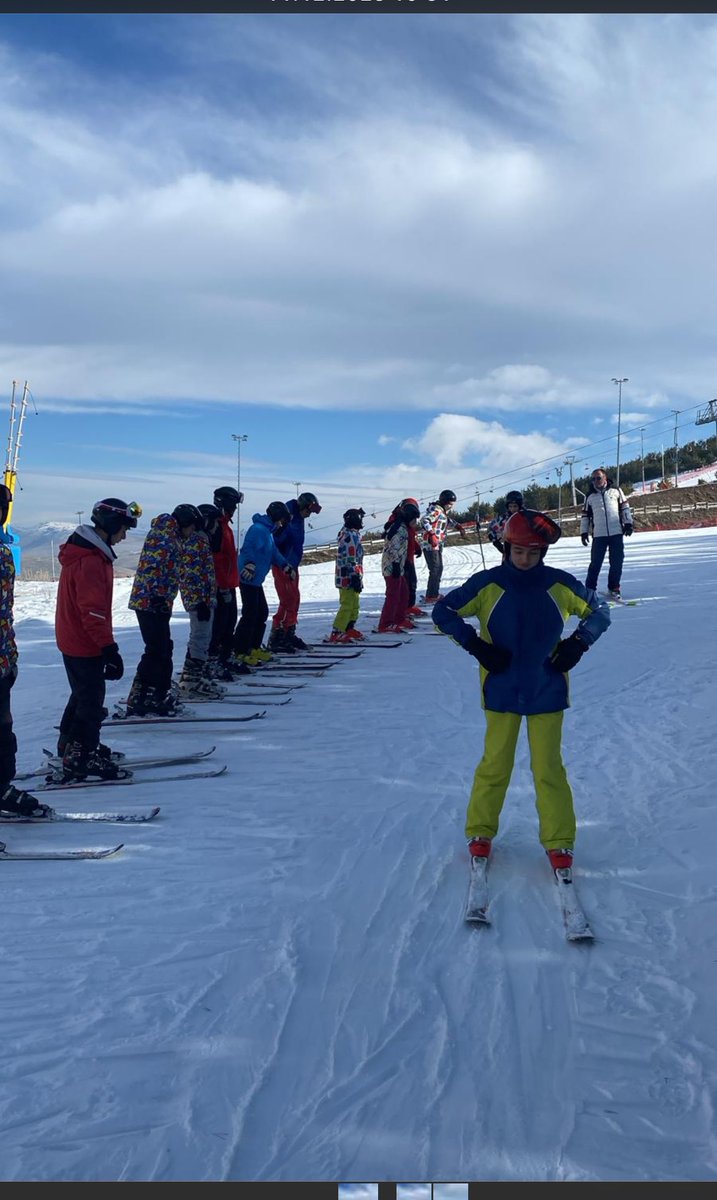 Okulumuz öğrencileri kayak eğitimini tamamladılar.  Bize bu imkanı sağlayan Yakutiye  İlçe kaymakamımıza ve Yakutiye ilçe Milli Eğitim Müdürümüze okulumuz adına teşekkür ediyoruz.