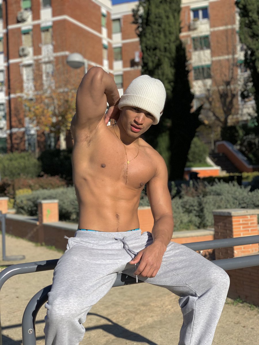 pipeosorio_1310's tweet photo. Eres como un atardecer interminable ☀️🌝🌈🌻
#sexy #gym #chicosdeinstagram #lindos #boyx #viral #latino https://t.co/57R2jriqHf