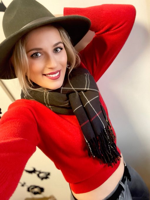 I wish Merry Christmas and Happy New Year to all my fans! ⭐️💋🎁🎄☃️❄️🤗😚 https://t.co/h5GoWOZZjL<a href="/tag/ill_rick"class="tags"><span>#ill_rick</span></a><a href="/tag/ill_rickonsta"class="tags"><span>#ill_rickonsta</span></a><a href="/tag/idontknowthemusic"class="tags"><span>#idontknowthemusic</span></a>