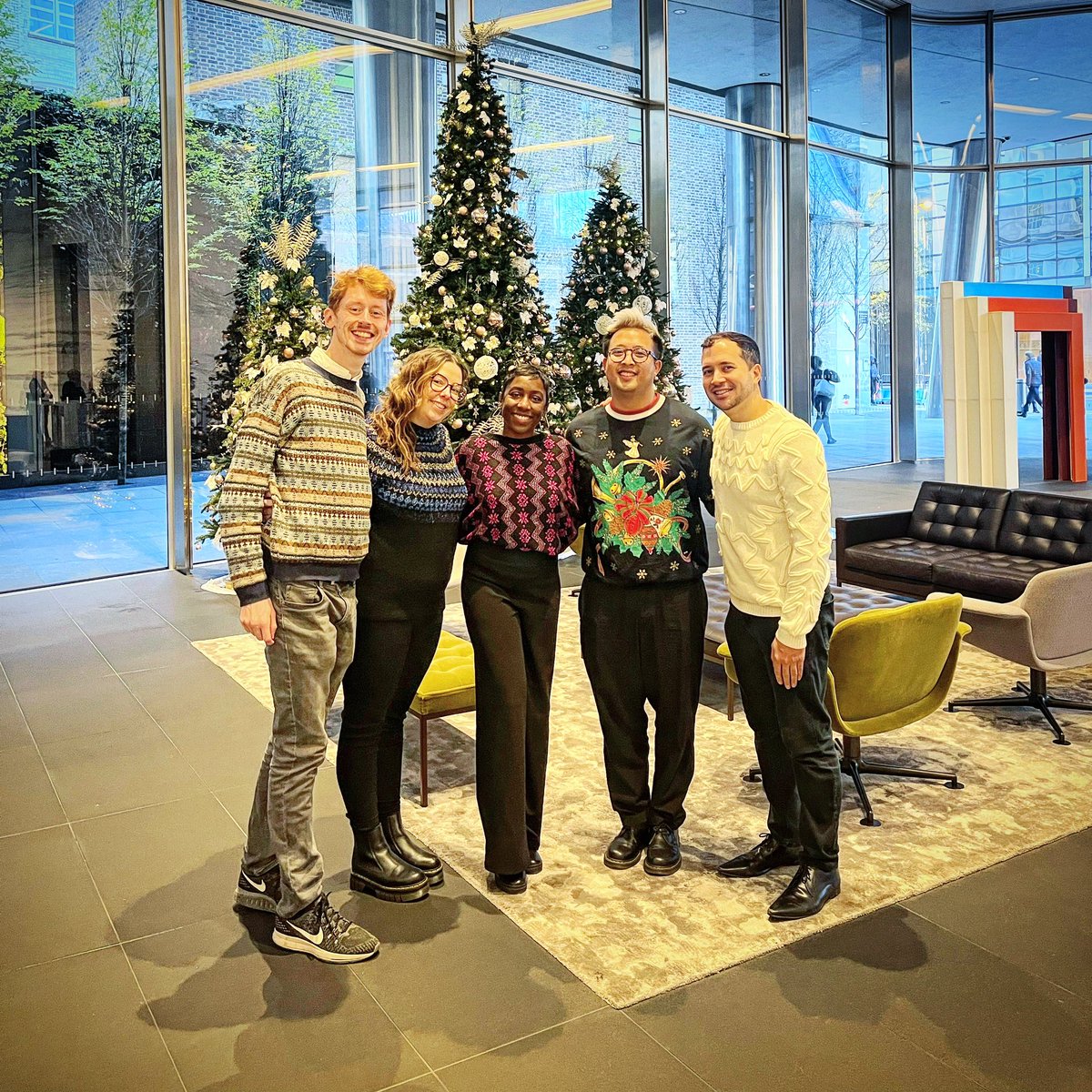 Gig 4/10 in 9 days was with <a href="/enchorus/">Enchorus</a> again, singing acapella as part of Brookfield Properties’ activation events, this time at 100 Bishopsgate.🎄

Different line-up &amp; location each time, but always a joyful performance! 🎶

Much appreciation to <a href="/adriancklein/">Adrian Klein</a> for these bookings!