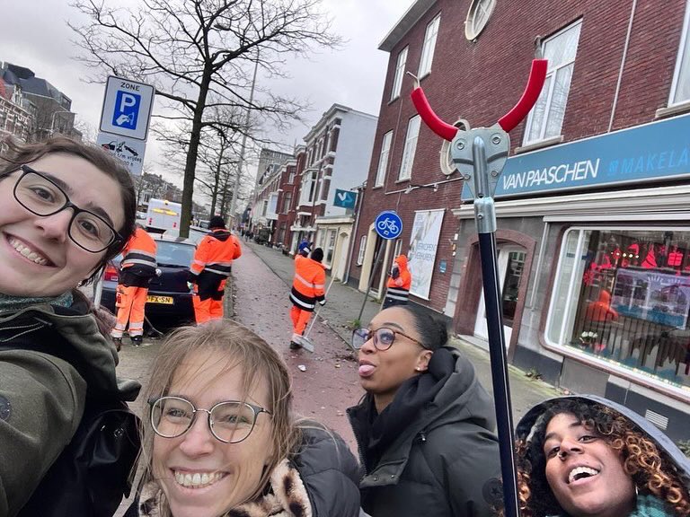 CodenameFuture's tweet photo. #Kerst - Fijne dagen iedereen!! 🎄 Wij ruimden op onze kerstdag &amp; -avond met alle Codenamers #zwerfafval 🚯 op, we kregen een lekkere #kerstlunch 🍛 bij ROC Mondriaan en hadden een #brainstorm sessie in de #Elandkerk. 💒 >> https://t.co/9s2zZNBCnR