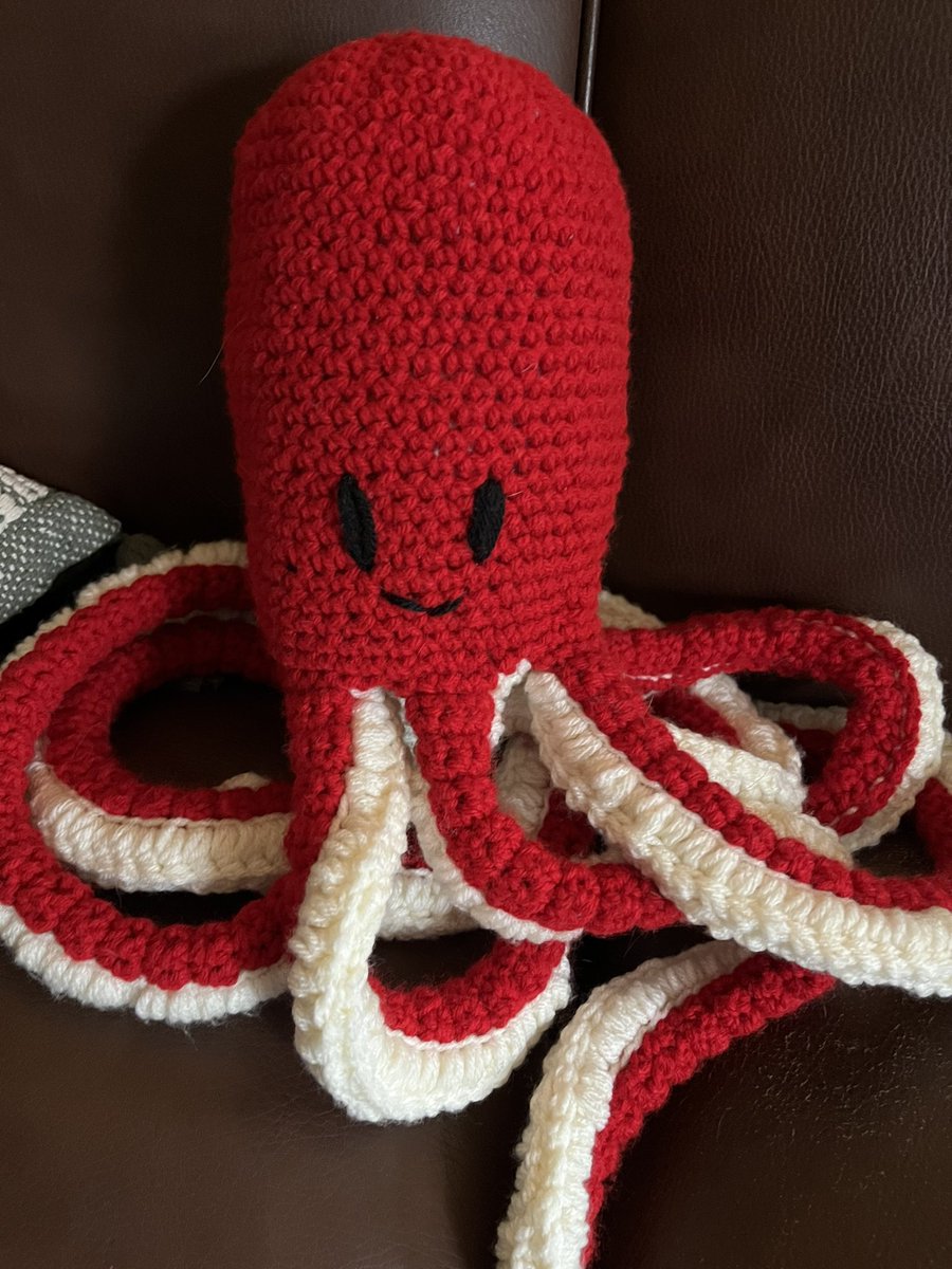 Laura Robinson tweet media