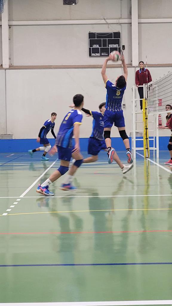 A.D. Eliocroca (@adeliocroca) on Twitter photo #VOLEIBOL🏐. ‼️Terminan el año a lo grande‼️💪
Nuestro cadete masculino “A” ganó ayer por 3 sets a 0 a <a href="/CVPCartagena/">Playas de Cartagena</a> “Rojo” (25/11, 25/21 y 25/19), y sigue líder invicto de grupo con 9 victorias en 9 #partidos 👏🏻👏🏻👏🏻
Espectacular trayectoria ☺️
‼️A seguir así, enhorabuena‼️ #VOLEIBOL🏐. ‼️Terminan el año a lo grande‼️💪
Nuestro cadete masculino “A” ganó ayer por 3 sets a 0 a <a href="/CVPCartagena/">Playas de Cartagena</a> “Rojo” (25/11, 25/21 y 25/19), y sigue líder invicto de grupo con 9 victorias en 9 #partidos 👏🏻👏🏻👏🏻
Espectacular trayectoria ☺️
‼️A seguir así, enhorabuena‼️