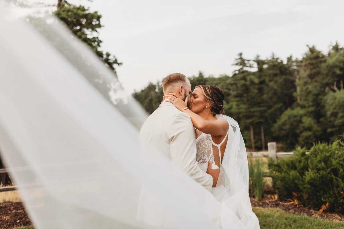 6 months married to my guy! I look forward to a life of new highs with you 💍