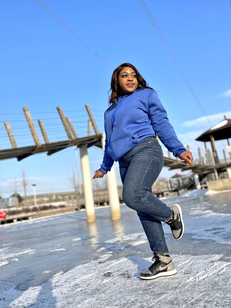 KandyPure02's tweet photo. Blue on the Frozen Lake https://t.co/r0McCRVrYg