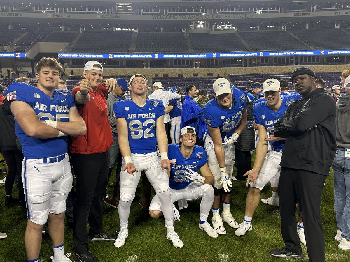 Great way to end the season!! Armed Forces Bowl Champions to Finish 9-4 on the year!! Love this group, the 3 seniors are SPECIAL people and going to be Awesome Leaders!! Young fellas…. You’re up!!! #BoltBrotherhood #FlyFightWin #TEAcademy ✈️⚡️⚡️✈️⚪️🔵⚪️