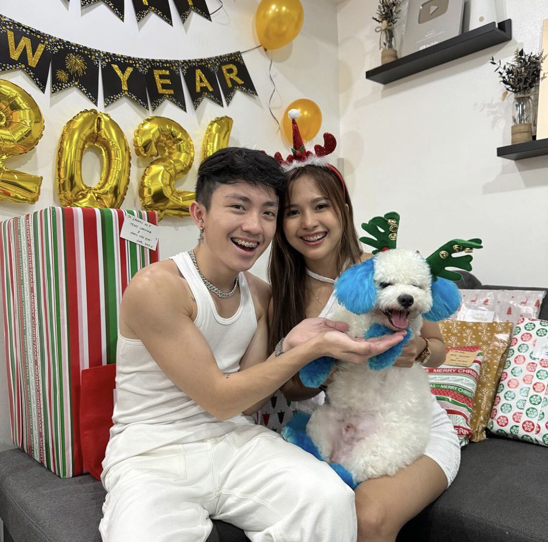 km_ashy's tweet photo. Merry Christmas Limpin Fam !! 🎄🧡 https://t.co/2IjNXfPbRx