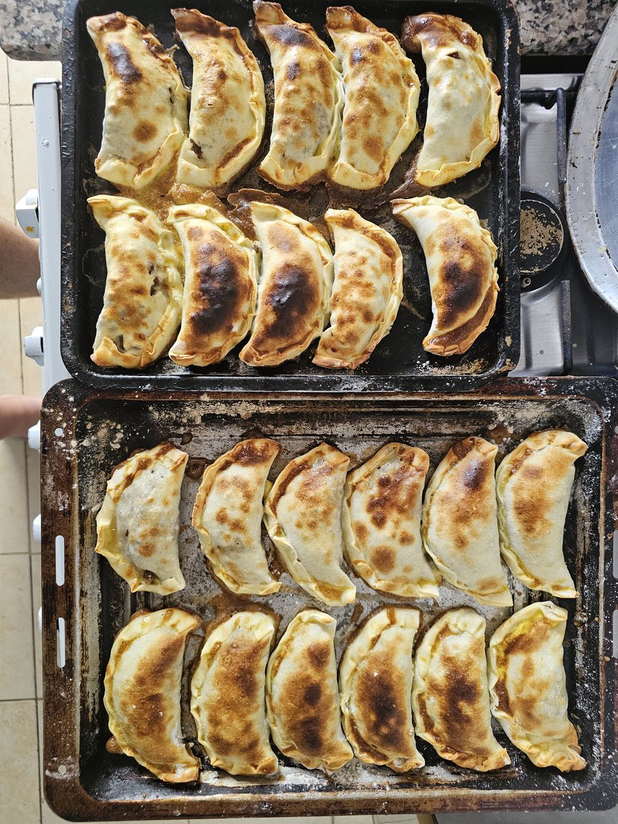 jmporolli's tweet photo. Empanadas caseras... #SinTaac #GlutenFree Cada día me supero... https://t.co/dlHuqAifDB
