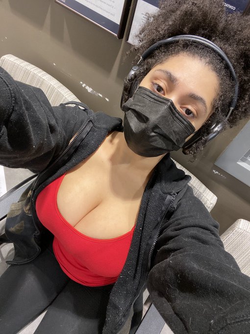 It me birthday &amp; I have the flu https://t.co/YewthDxPXk