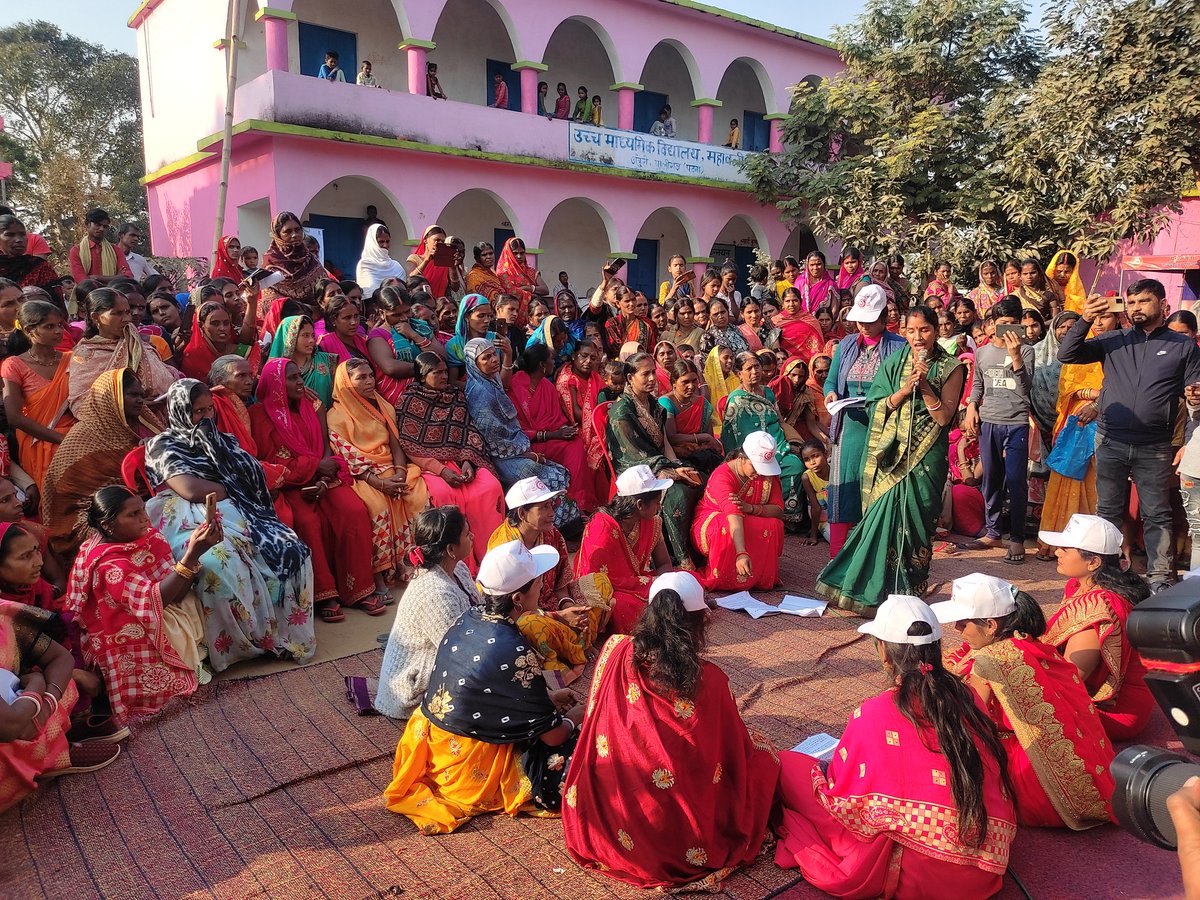 brlps_patna's tweet photo. Thrilled to have the Chief of Accounts, MoRD, Shri Akhilesh Jha, witness the incredible impact of Jeevika Didis in Naubatpur blocks, where their dedication is transforming lives. Also, participated in #ViksitBharatSankalpYatra  in Paliganj block. #RuralDevelopment #Empowerment https://t.co/Vd70cImdOz