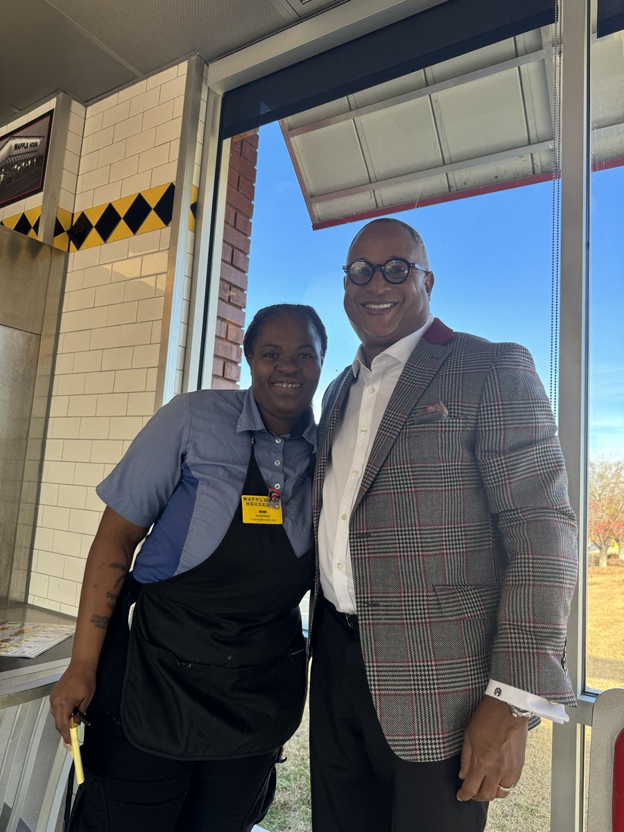 stephengpeters's tweet image. Former student shared “IMPACT” our leadership had on her life and the lives of her friends at “O-W”! 
Never underestimate the value of your leadership efforts when the work is in your heart &amp;amp; your ❤️ is in the work. #HumbleServant🙌🏽