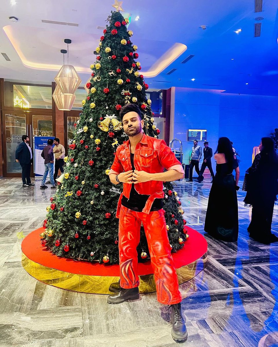 Sreeram_singer's tweet image. Merry Christmas 🎄

#SRC #Sreeramachandra #MerryChristmas