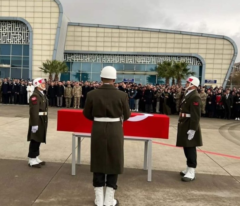 İl Başkanımız Sn.kadir kerimoğlu Irak'ta  şehit olan hemşehrimiz 
P. Söz. Er Cebrail Dündar'ın cenaze ve Defin  törenine katılım sağladı
Şehidimize Yüce Allah’tan rahmet, Kederli ailesine,
 Ve Milletimize başsağlığı diliyoruz.<a href="/avidrissahin/">Av. İdris Şahin</a> <a href="/emin_ekmen/">Mehmet Emin Ekmen</a> <a href="/erginsadullah/">Sadullah Ergin</a> <a href="/alibabacan/">Ali Babacan</a>