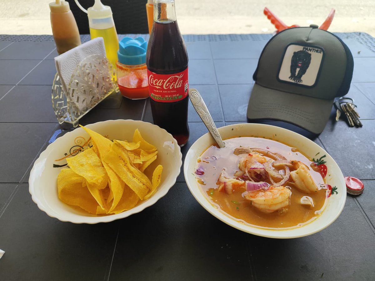 Riveraedson's tweet photo. Existirá un plato de comida más rico en el mundo que un buen encebollado ? @tuliorecomienda https://t.co/uHV1CJA17X