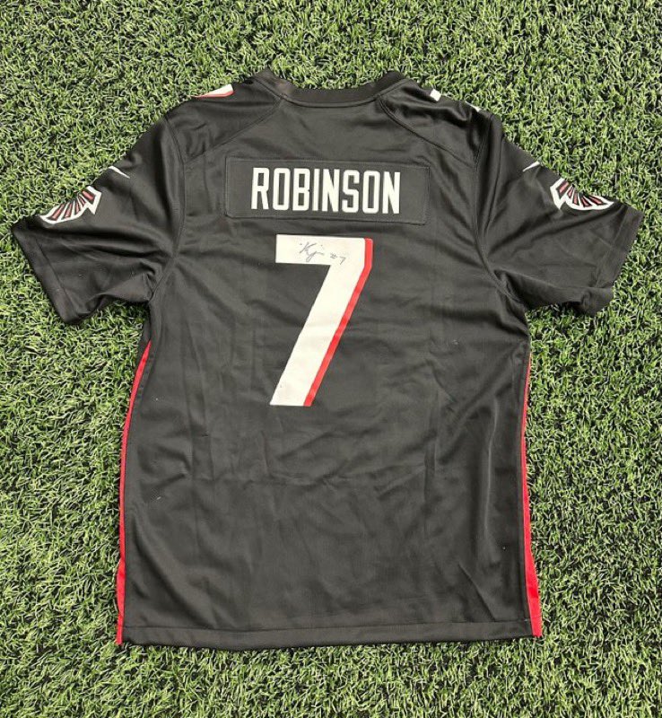 Need a last second Christmas present? RT for a chance to win this signed @Bijan5Robinson jersey! 🎁 #ProBowlVote  x @Bijan5Robinson