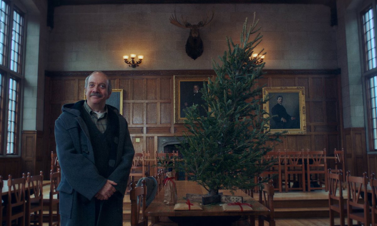 PabloPlanovsky's tweet photo. Una de las mejores películas de 2023 también es una de las mejores sobre la Navidad. Qué gran película, triste y divertida, es The Holdovers. https://t.co/wp1W3SMn7K