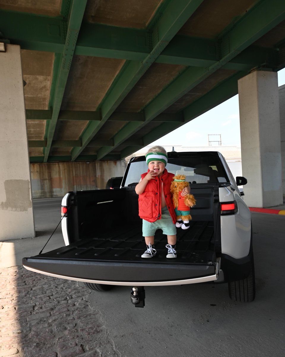 Rivian's tweet photo. As 2023 winds down, we're sharing some of our favorite moments captured by Rivian owners, including these, which celebrate the joy of a vehicle that inspires getting out there and making memories together. 💛⚡ https://t.co/iWrmY44WYz