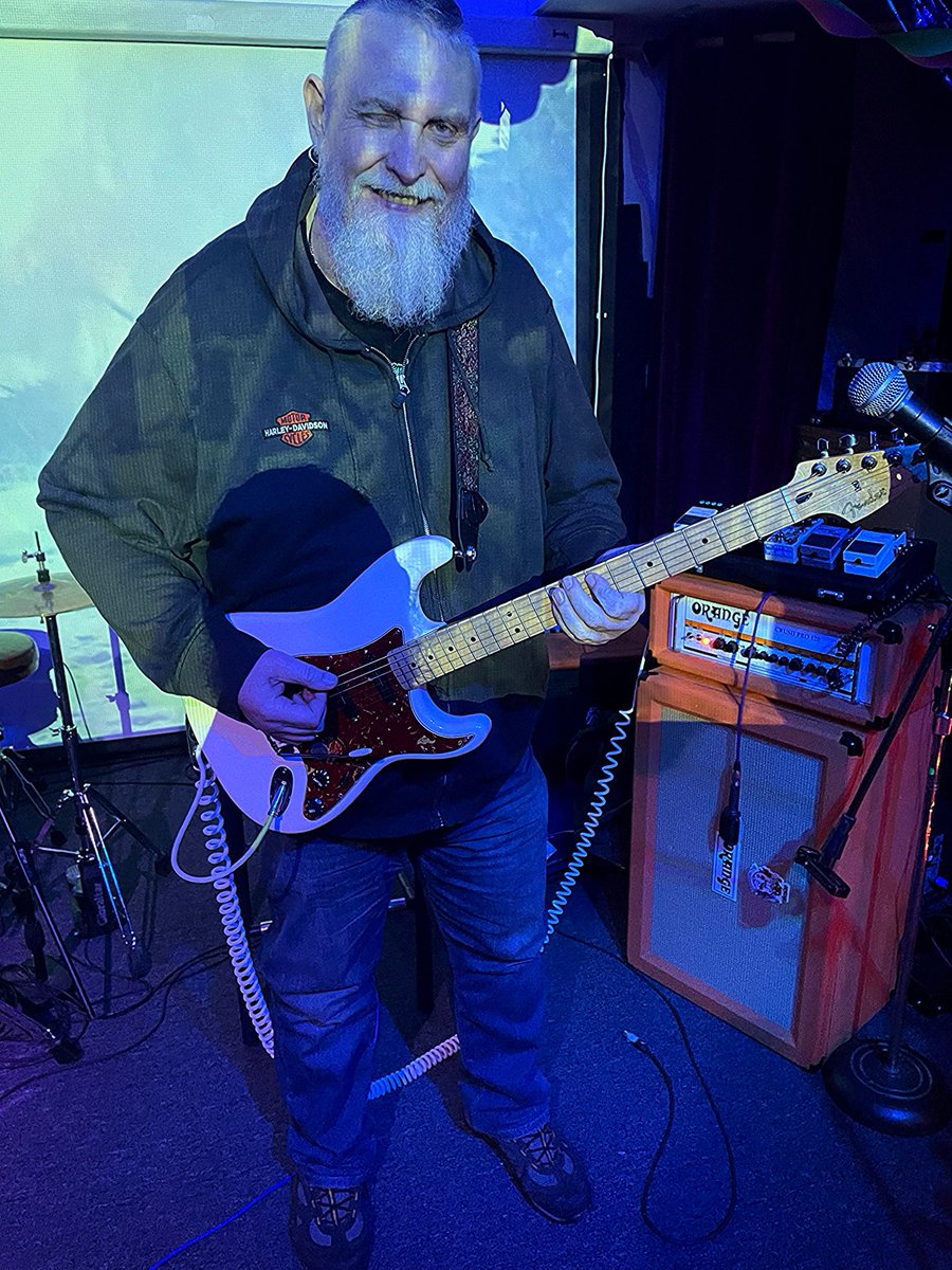 GreenHogBand's tweet photo. Video coming soon!!!🤘😎🎸🥁🎸
.
.
#stonerdoom #stonerrock #heavyrock #heavypsych #heavyriffs #psychedelicfuzz #fuzz #doom #doomrock #protometal #gig #show #concert #onstageagain #massachusetts #newyork https://t.co/xzvMbQw7is