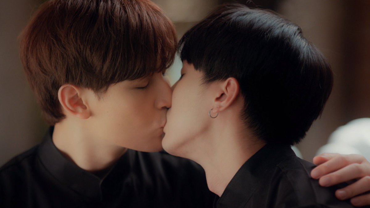 เชฟชินกับพีชตอนนี้ หวานกันยิ่งกว่าขนมเค้กในร้าน temptation รวมกันอีกค่าาา🥰

#BakeMePleaseFinalEP