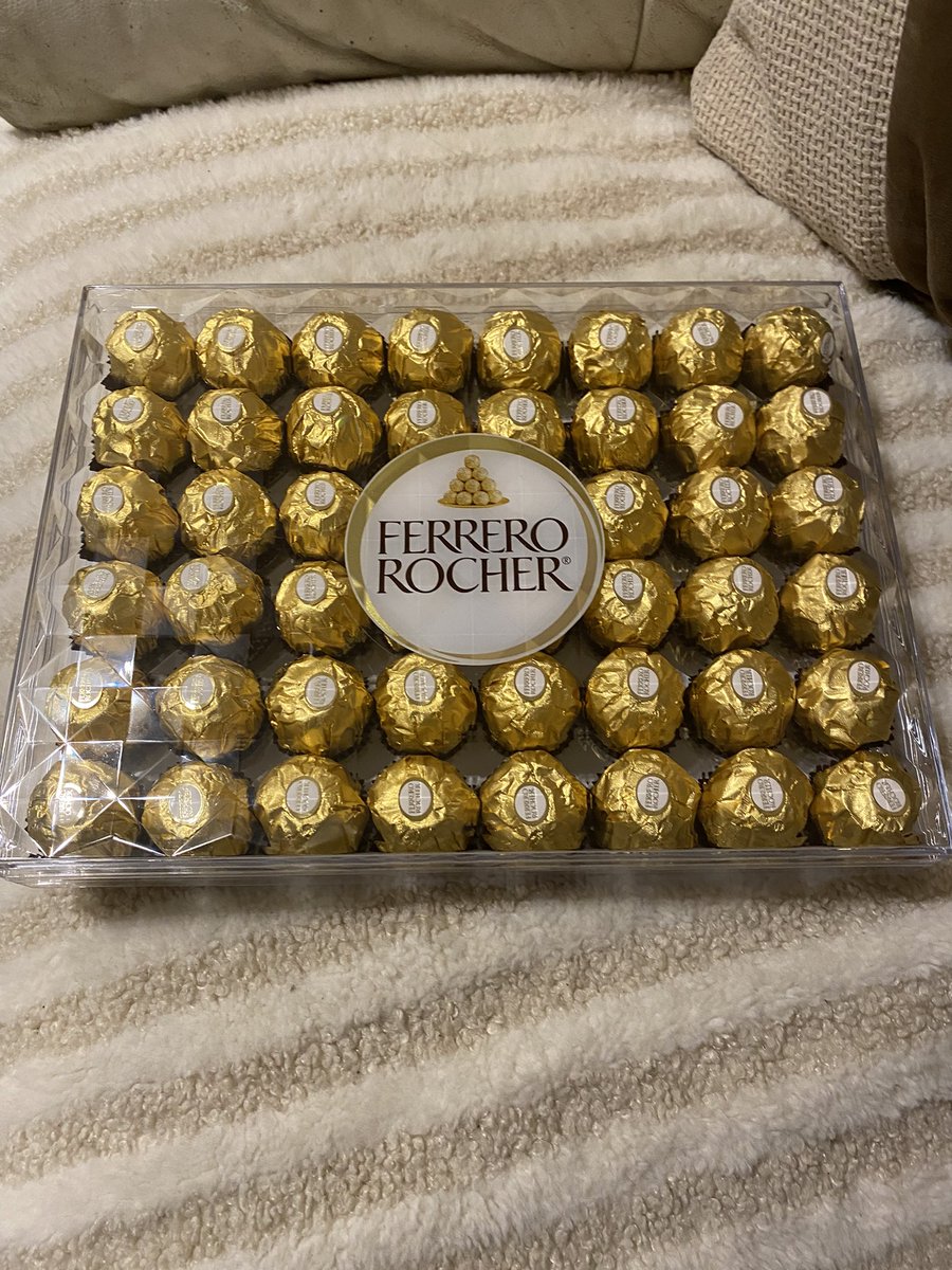 So nice to great a lovely box of these from washing some football kits for <a href="/BasTownFC/">Basildon Town FC</a>  thank you so much Ryan they will be very much enjoyed 😋