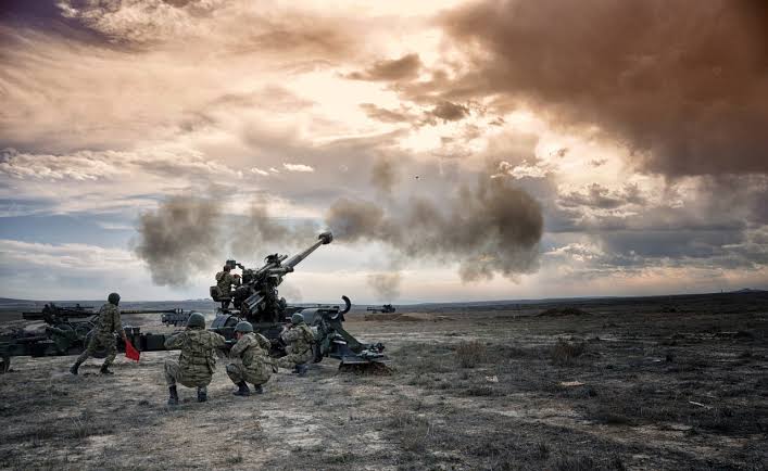 #SONDAKİKA | Türk Silahlı Kuvvetleri topçu birlikleri, Suriye/Azez güneyindeki Maranez, Malikiye ve Tel Rıfat bölgelerinde bulunan PKK/YPG hedeflerini top atışlarıyla vuruyor.